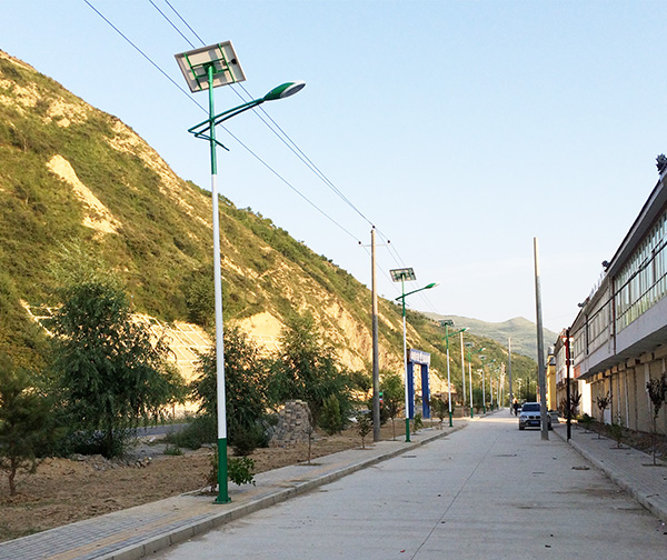 太陽能路燈廠家的太陽能路燈如何做好防雷